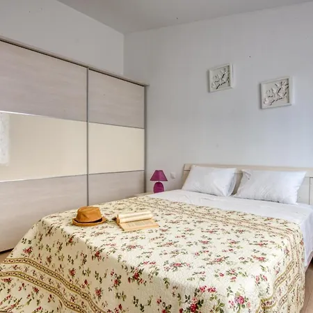 Tony Apartment *