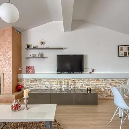 Tony Apartment *